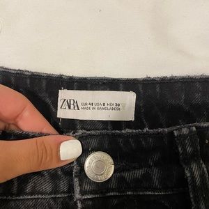 US8 black mom fit Zara jeans